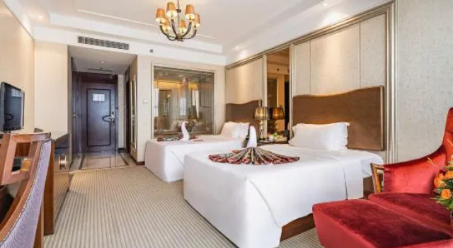 Двухместный номер Standard Xian Titan Senbo Hotel