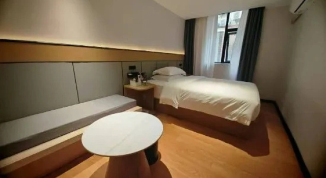Люкс JI Hotel Guangzhou Baiyun Station Sanyuanli Avenue