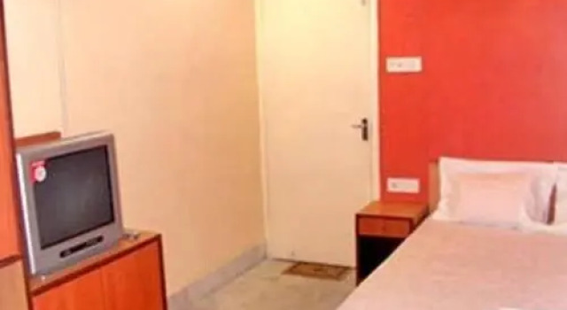 Waylink Guest House, Boek Pension Hotels in Jādabpur met parkeren, Parkeren