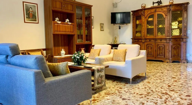 Casa per Ferie Regina Santo Rosario, Забронировать Отель Сан-Марко - Сантиссима-Аннунциата Флоренция, рядом с Дом Буонаротти