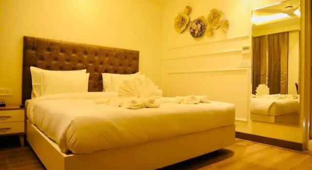 Sapphire Sky Hotel, Rezervovat Hotel Déhrádún Uttarakhand