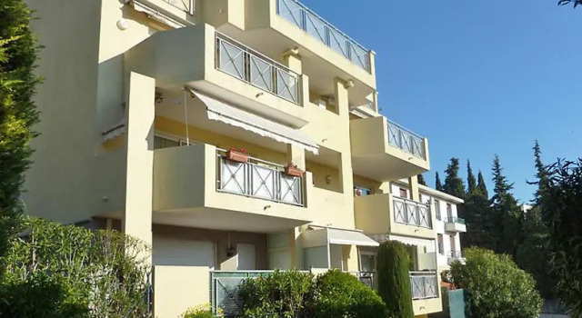 Villa Soraya Nice - Sunny appartment Cote dAzur with large garden, Забронировать Апартаменты/квартира Отели Ниццы с парковкой, Парковка