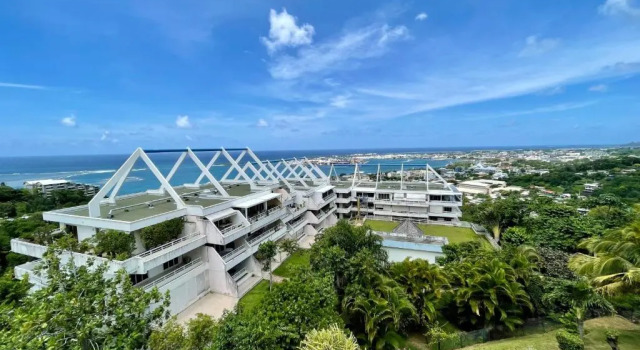Апартаменты Appartement Hana Iti breathtaking on the ocean at the entrance of Papeete