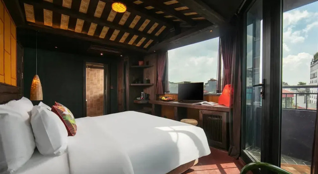 Двухместный номер Standard с балконом и с видом на город Kecho Legacy Hotel Hanoi & Spa