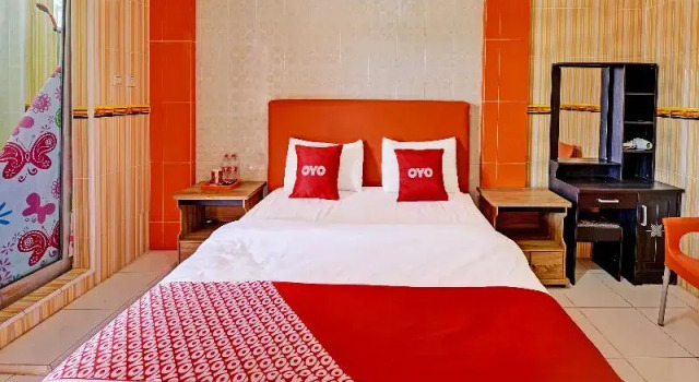 Camera Deluxe Collection O 91489 Hotel Tanjung Permata