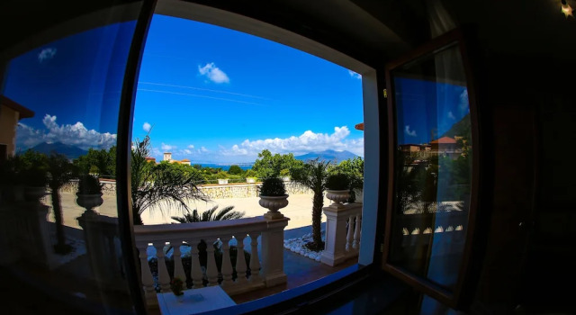 Четырёхместный номер Deluxe Цокольный этаж с балконом B&B Villa Catiè