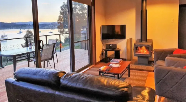 The Beach House- Essentially Tas Dover, Rezervasyon Tatil Evi Tasmanya kır evleri, Küçük Ev