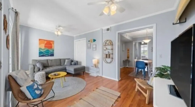 Breezy Does It - Take It "br-eezy" While You Stay In The Heart Of Carolina Beach. One Minute Walk To The Beach! 1 Bedroom Condo by RedAwning, Забронировать Отель Каролина-бич Уилмингтон, рядом с Odysea Surf and Kiteboard School