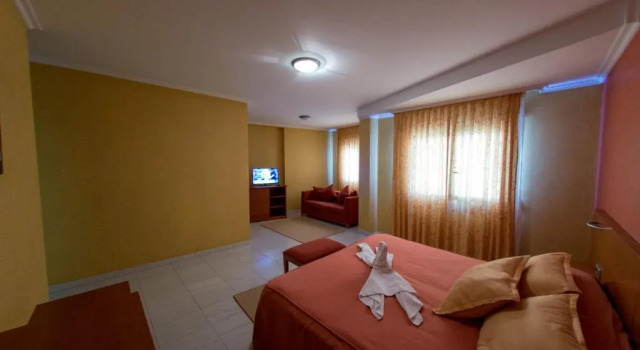 Hotel Dinajan