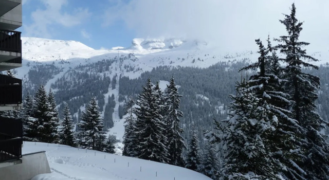 Кровать в общем номере c 1 комнатой с балконом Flaine Reservation