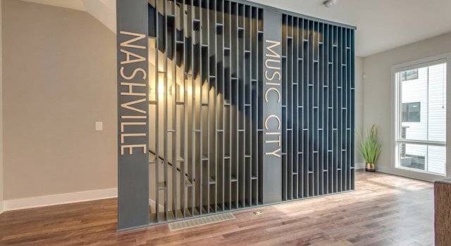 Downtown Luxury - 10 Beds Free Parking, Varaa Lomakoti Huvilat kohteessa Tennessee, Villa