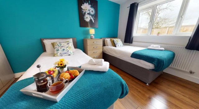 Spacious Apt with 2 Parking through security gated access By Srk Accommodation