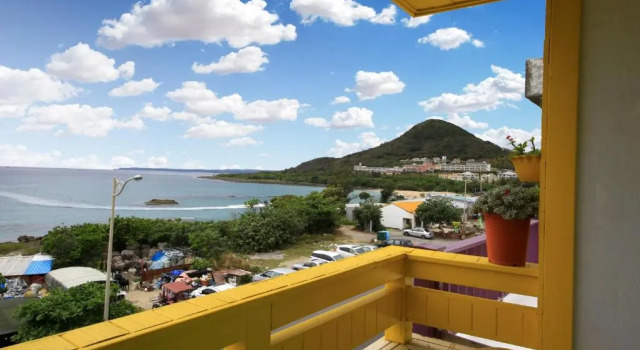 Четырёхместный номер Standard с видом на море Goden Beach B&B