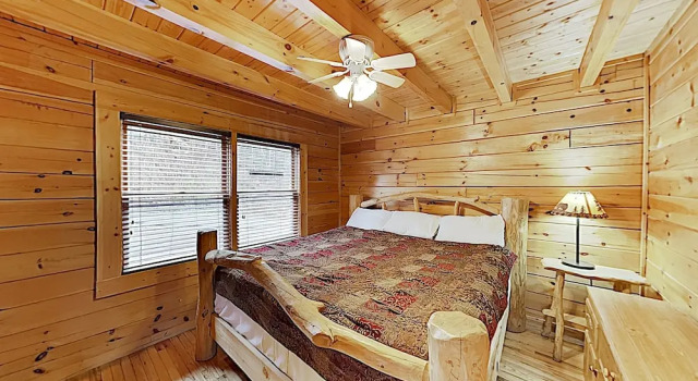 New Listing! Dollywood W/ Private Hot Tub 4 Bedroom Cabin, Забронировать Дом для отпуска Пиджен-Фордж Great Smoky Mountains National Park, рядом с Парк "Пэррот-маунтин-энд-Гарденс"