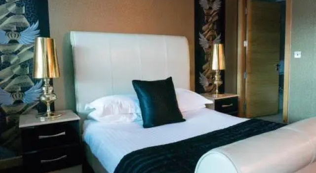 Posh Pads - Liverpool 1 - Apart-Hotel, Забронировать Отель Ливерпуль Мерсисайд, рядом с Церковь Божьей Матери и Св. Николая