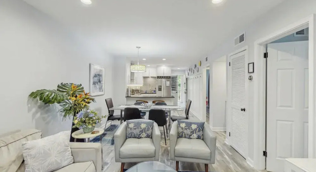 Walk to Sea! Hilton Head Haven w/ Pool Access