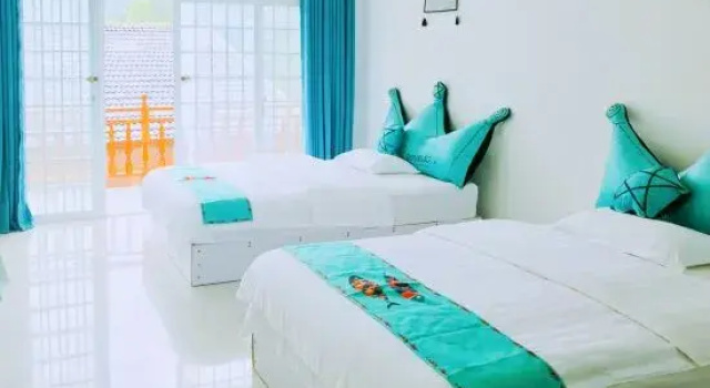 Люкс с 2 комнатами с балконом Tongfu Inn