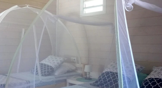 Bungalow With 2 Bedrooms in Bouillante, With Wonderful sea View, Enclo, Rezerwuj Hotel Hotele w Basse-Terre z parkingiem, Parking