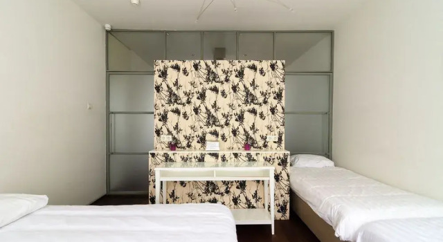 Marnix Apartments