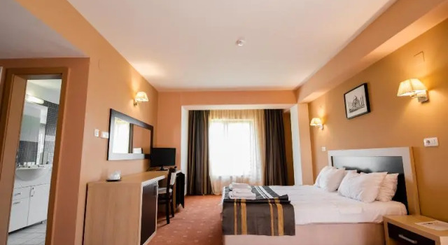 Standardowy dwuosobowy pokój i balkonem Hotel Oxford Inns&Suites
