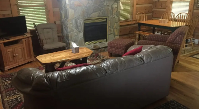 Timber Ridge #2 3 Bedrooms 2 Bathrooms Cabin