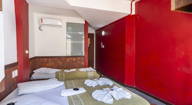 Трёхместный люкс Laranjeiras Hostel