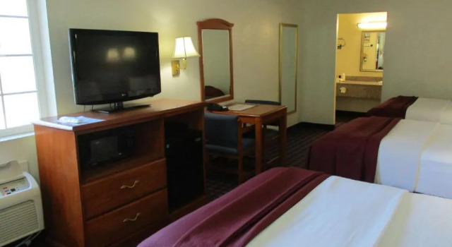 Семейный номер Standard Best Western Palestine Inn