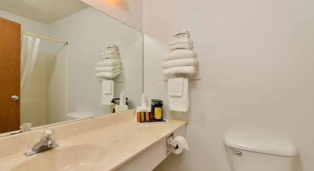 Шестиместный номер Standard Americas Best Value Inn & Suites Clear Lake