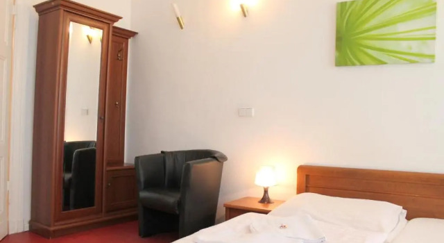 Standart üç kişilik oda Hotel Amelie Berlin