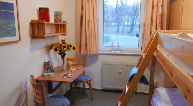 Lagunenstadt Ueckermünde AG, Забронировать Отель Иккермюнде Мекленбург-Померания, рядом с bewachter Strand