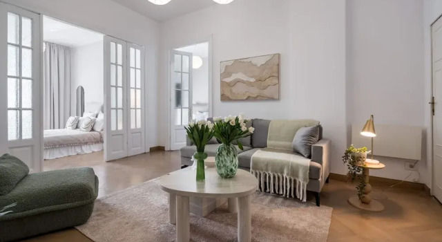 Calea 3BR Victoriei Stunner - Two Living Rooms - Balconies on the Avenue