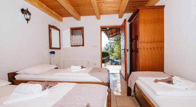 Traditional Stone House With Interiour Pool, Sauna, Garden, Terrace With BBQ, Prenota Hotel Hotel a Croatian Islands con piscina, Piscina