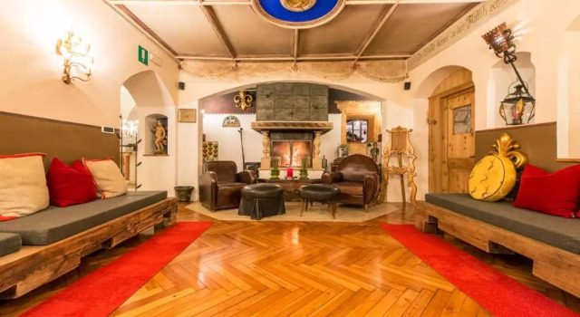 Adler Suite & Stube, Забронировать Отель Отели в центре Виллабасса, в центре, Завтраки