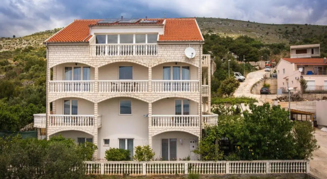 Apartments Ilak
