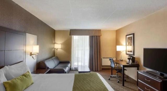 Номер Standard с балконом Best Western Plus Leamington Hotel & Conference Centre