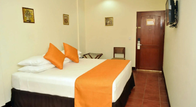 Best Western Las Mercedes Leon, Rezervovat Hotel Hotely v Leon Region s parkováním, Parkování
