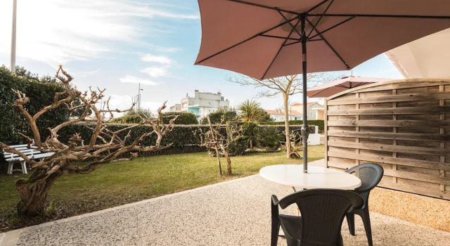 Двухместный номер Comfort с видом на сад Hotel Belle Vue Royan