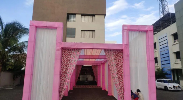 Hotel 9 Coin, Prenota Hotel Shirdi Maharashtra