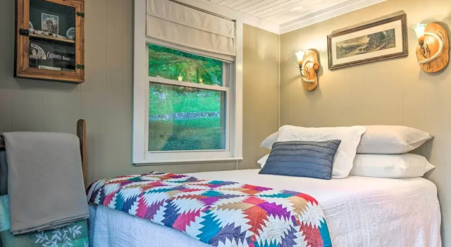 Коттедж Mtn Views + Fire Pit: Serene Chimney Rock Abode