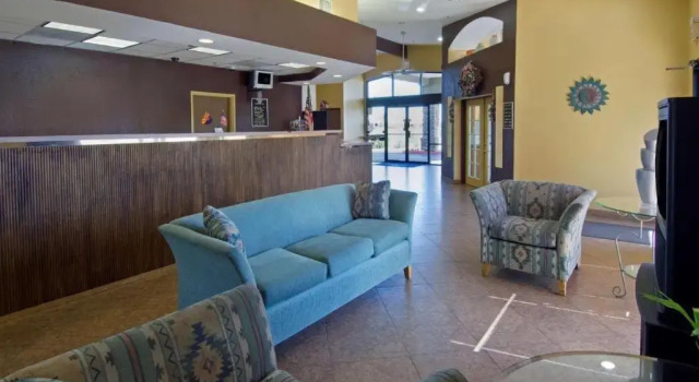 Days Inn Phoenix Interstate Highway 10 West, Забронировать Отель Финикс 