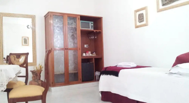 Четырёхместный номер Standard Hotel Portal del Santo