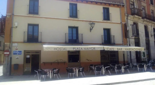 Одноместный номер Standard с балконом и с красивым видом из окна Hostal Plaza Mayor de Almazán