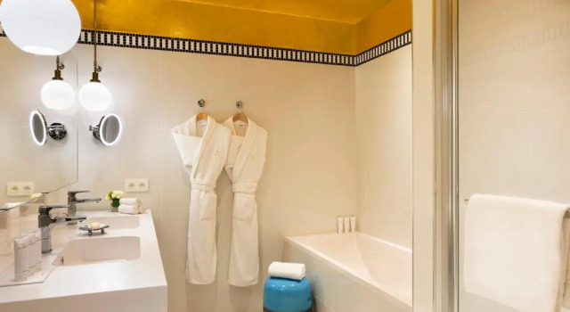 Двухместный номер Prestige Hôtel Barrière Le Westminster
