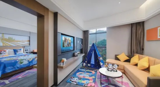 Четырёхместный семейный люкс Hampton by Hilton Chongqing Qianjiang