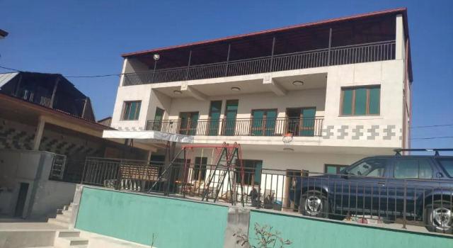 Apex rest house, Reservar Hotel Hotéis em Erevan com piscina, Piscina
