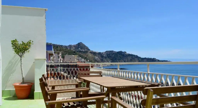 Апартаменты Mediterraneo Guesthouse