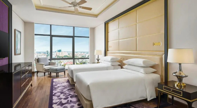 Двухместный клубный номер Executive с красивым видом из окна Sheraton Can Tho
