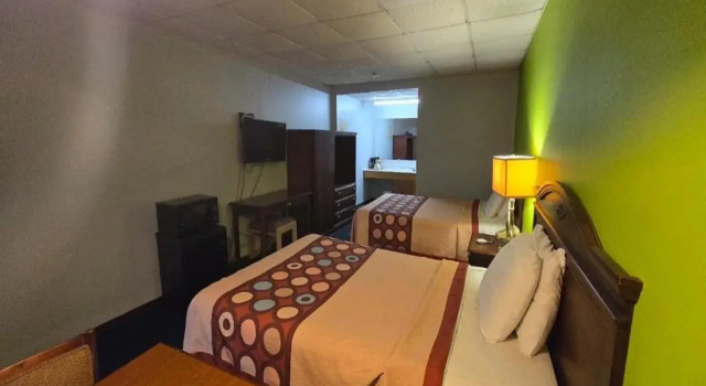 OYO Hickory House Inn, Book Mini-hotel Dexter Missouri
