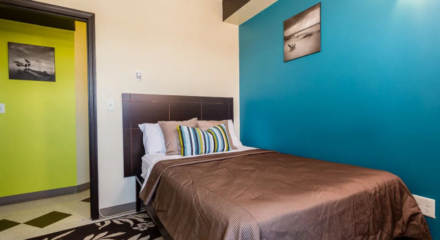 University of Winnipeg Downtown Hostel, Varaa Hostelli Winnipeg Manitoba