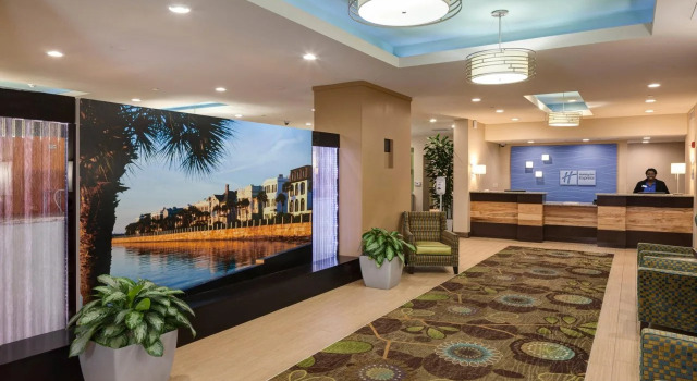 Holiday Inn Express Charleston Downtown – Ashley River, Rezervovat Hotel Charleston. Jižní Karolína